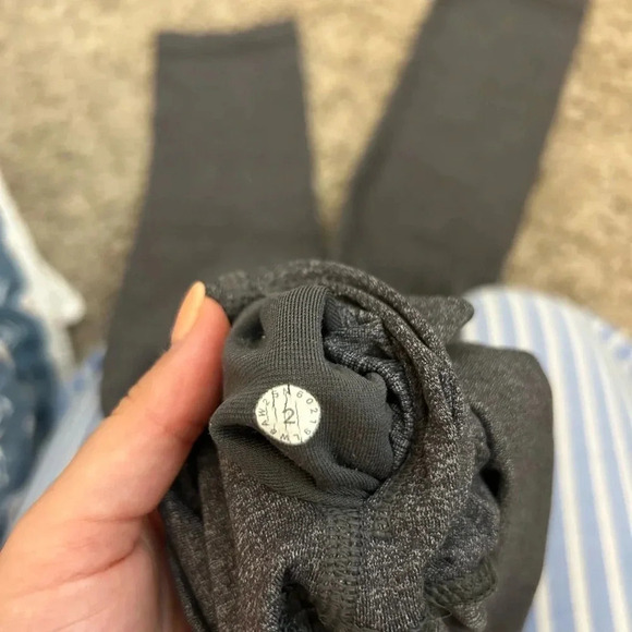 Grey capri align leggings - Picture 3 of 3